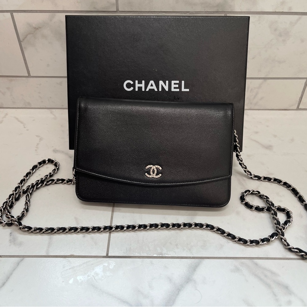 Chanel authentic Wallet on a Chain